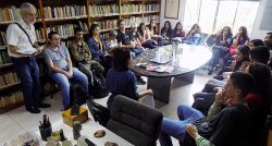 Juventude visita Instituto Paulo Freire para conhecer acervo premiado